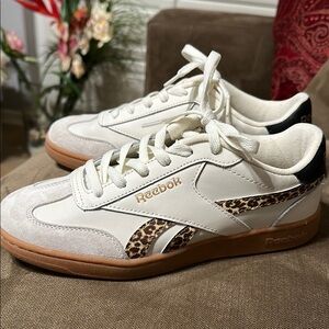 women's Reebok tennis shoes